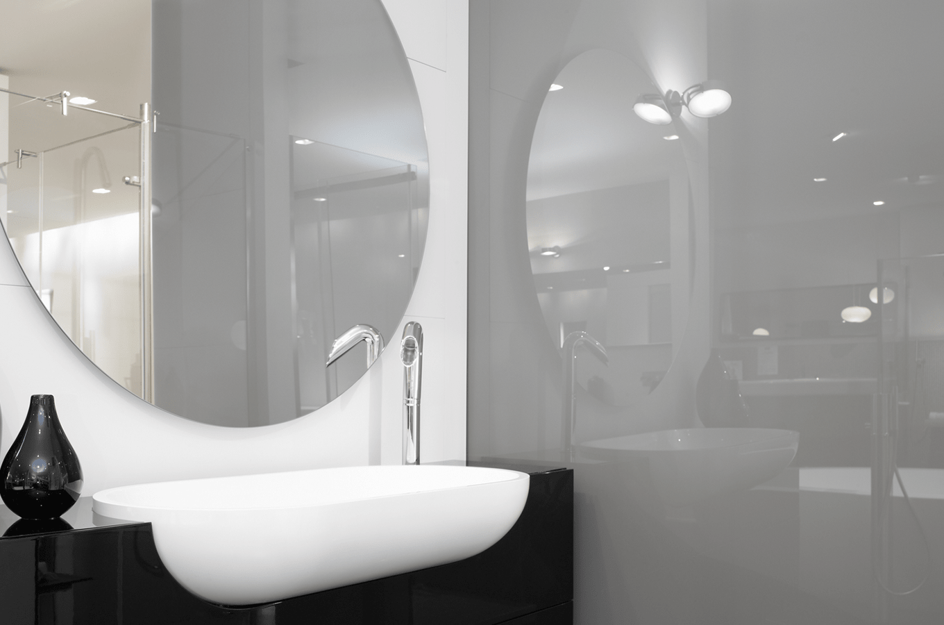Velké kuulaté moderní koupelnové zrcadlo nad umývadlo, nalepovací designové zrcadlo bez rámu 