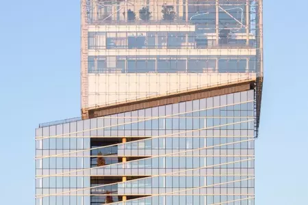 SAINT - GOBAIN TOWER ředitelství skupiny Saint-Gobain. Věž SAINT-GOBAIN - zasklení