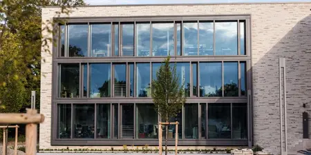 Nízkouhlíkové sklo ORAÉ z produkce Saint-Gobain Glass získalo certifikát Cradle to Cradle