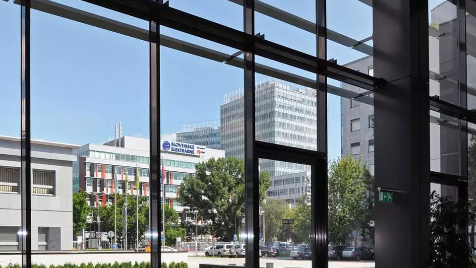 Protisluneční sklo - Cool-lite® ST, skleněná fasáda, smaltované sklo, vitráž do okna, Saint-Gobain glass produkty
