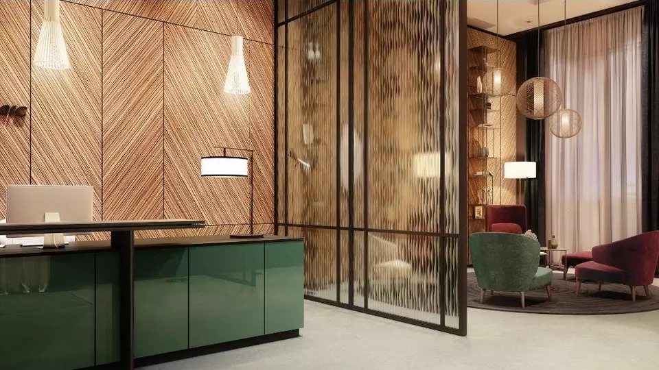 Lakované designové sklo do hotelové lobby, sklo na míru, barevné ornamentní sklo