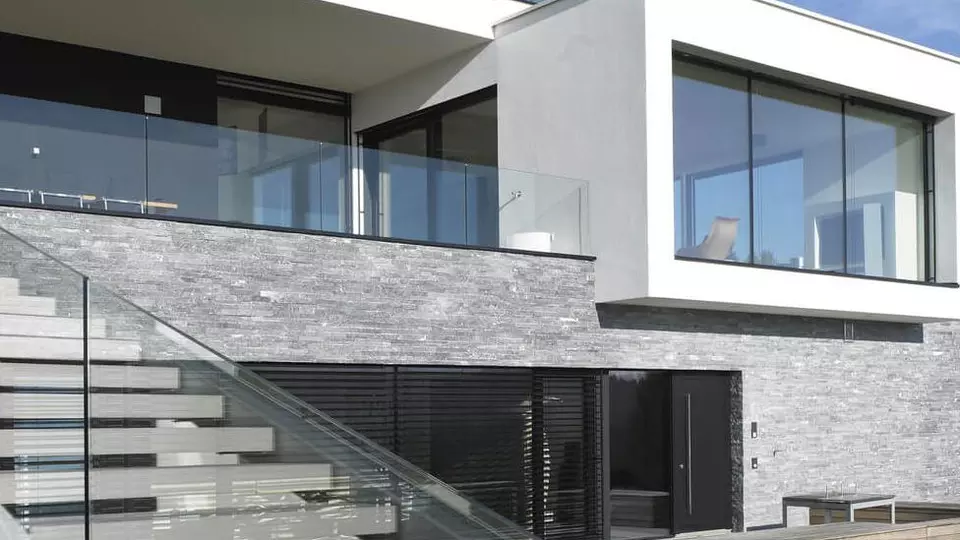 Stadip® Protect bezpečnostní vrstvené sklo na míru, sklo do dveří, oken i pergoly, Saint-Gobain Glass