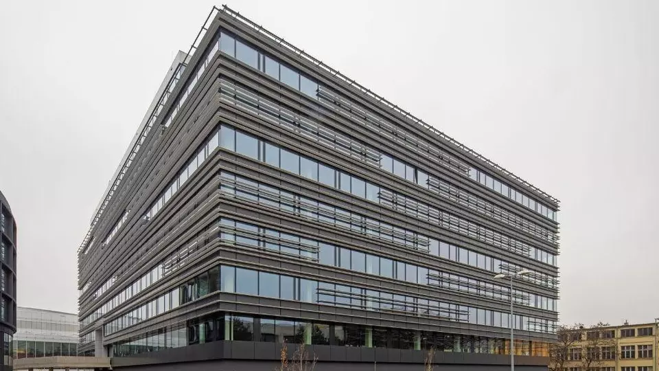 Ročenka Glass for facade 2021 - Saint-Gobain Glass. Výběr nejlepších projektů (budov). Harfa Bussines Center (Praha-Česko)