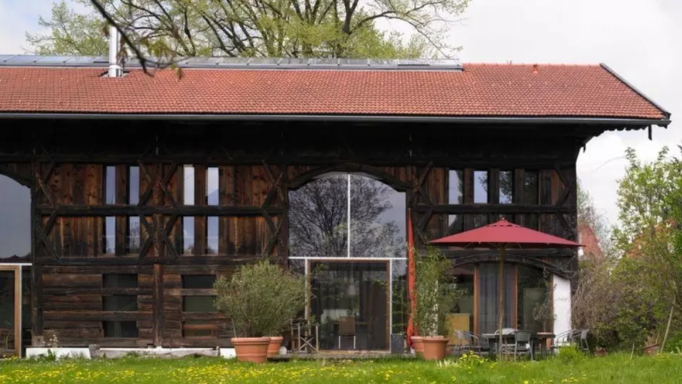 Izolační trojsklo nebo dvojsklo do ekologického domu, velkoformátová okna pro pasivní dům, solární sklo do oken