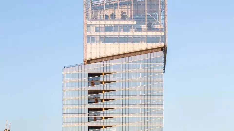 Saint-Gobain Tower - ředitelství skupiny Saint-Gobain (kanceláře). France - Paris Courbevoie, La Défense.