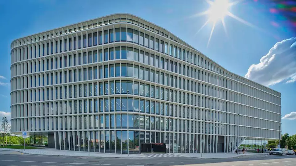 Sklo pro administrativní budovy