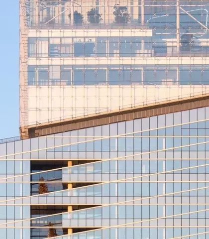 SAINT - GOBAIN TOWER ředitelství skupiny Saint-Gobain. Věž SAINT-GOBAIN - zasklení