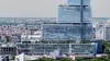 Soudní komplex v Paříži (Court Paris) veřejná/vládní budova. Vysoká skleněná fasáda. Akustické, protisluneční a izolační sklo